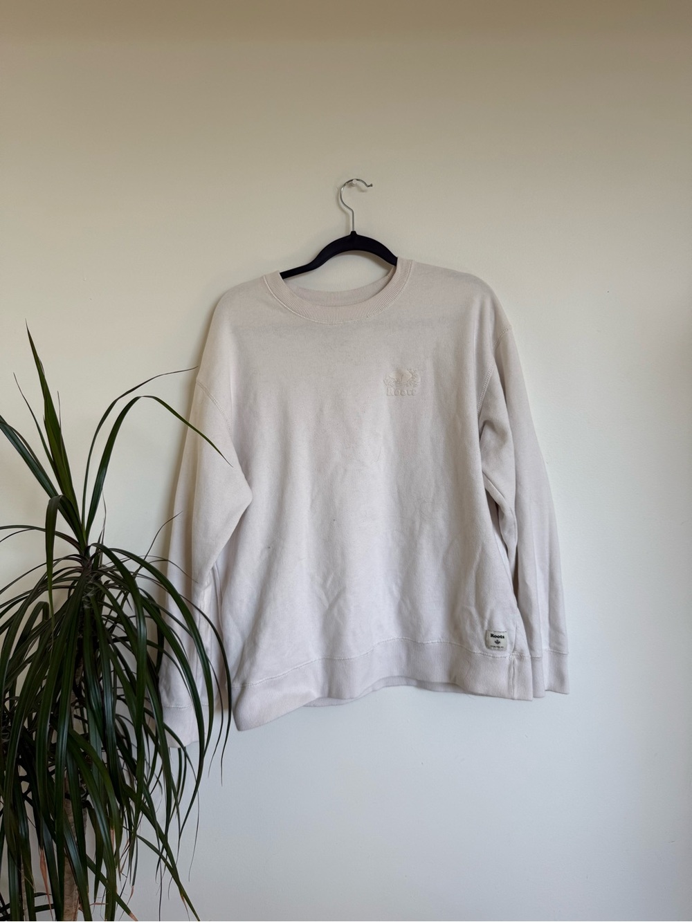 Roots White Crewneck Sweatshirt - Casual Everyday Comfort
